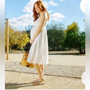 Ingrid & Isabel Maternity Embroidered Scallop
Hem Dress, size M